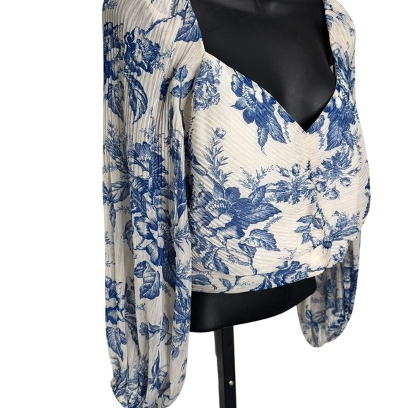 Express Floral Top Sz L Willow Blue Cropped Sweetheart‎ Neck Regency Peasant - Picture 2 of 8